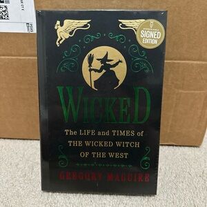 Gregory Maguire Wicked Collector’s Edition Signed Book Sealed NEW Barnes & Noble
